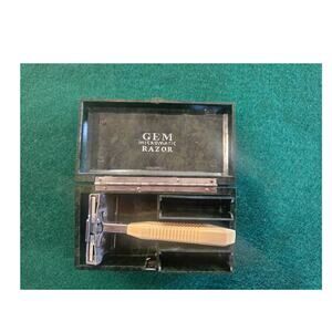 Vintage GEM Single Edge Safety Razor with original box